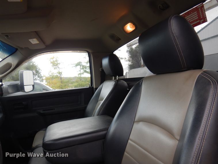 image for item DM5288 2011 Dodge Ram 5500HD  bucket truck