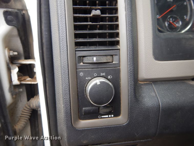 image for item DM5288 2011 Dodge Ram 5500HD  bucket truck