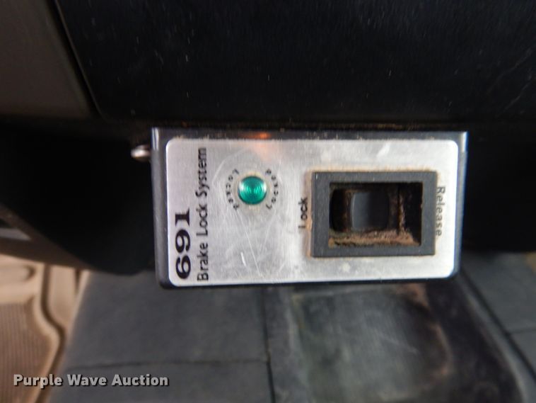 image for item DM5288 2011 Dodge Ram 5500HD  bucket truck