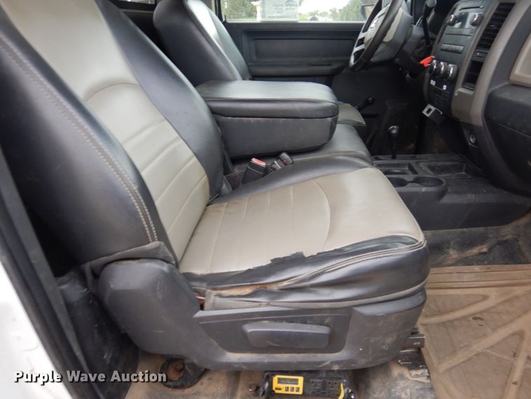 image for item DM5288 2011 Dodge Ram 5500HD  bucket truck