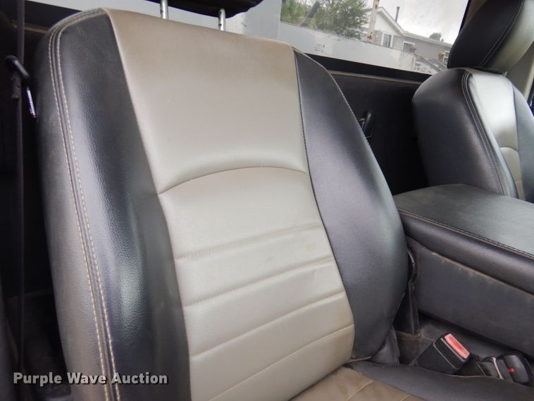 image for item DM5288 2011 Dodge Ram 5500HD  bucket truck