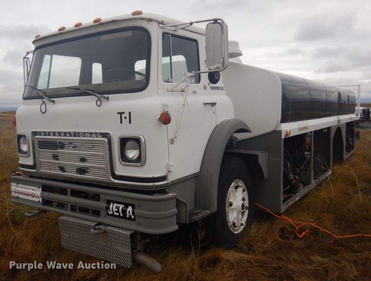 image for item DM5292 1975 International Cargo Star  fuel truck