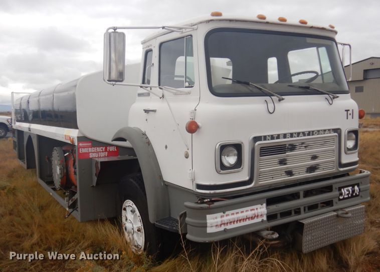 image for item DM5292 1975 International Cargo Star  fuel truck