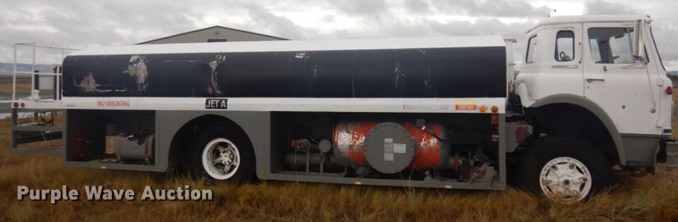 image for item DM5292 1975 International Cargo Star  fuel truck