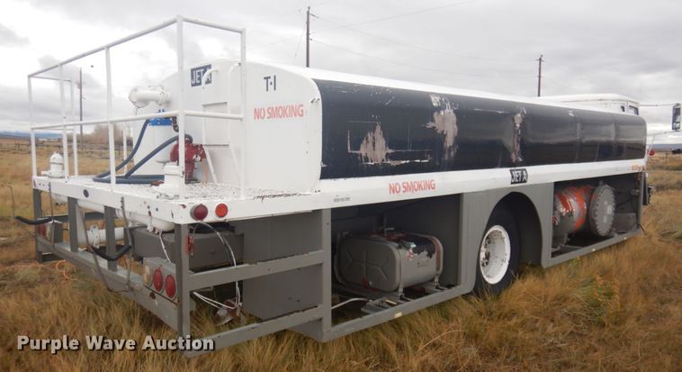 image for item DM5292 1975 International Cargo Star  fuel truck