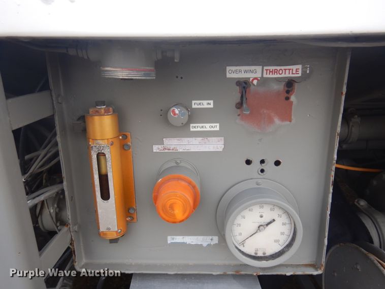 image for item DM5292 1975 International Cargo Star  fuel truck