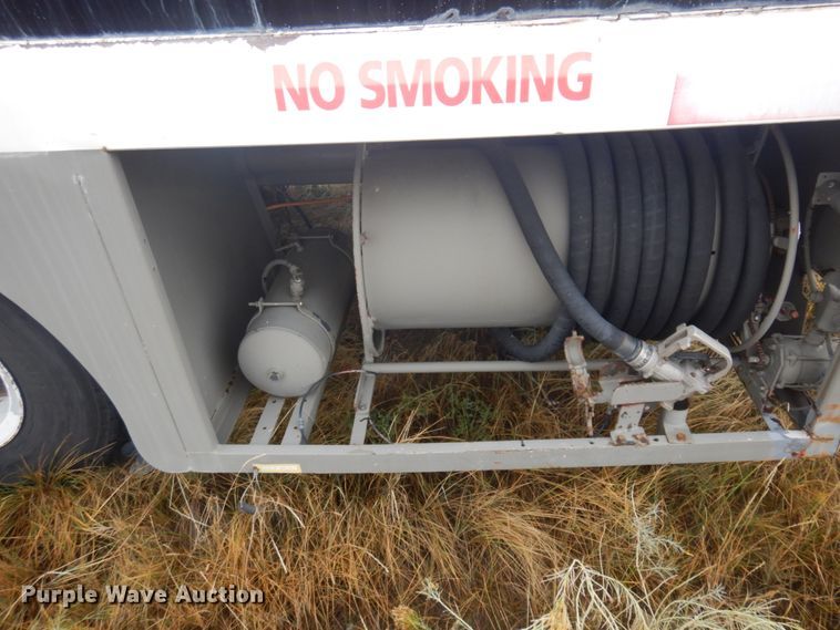 image for item DM5292 1975 International Cargo Star  fuel truck