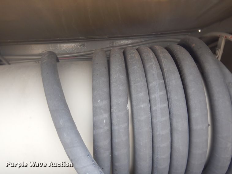 image for item DM5292 1975 International Cargo Star  fuel truck