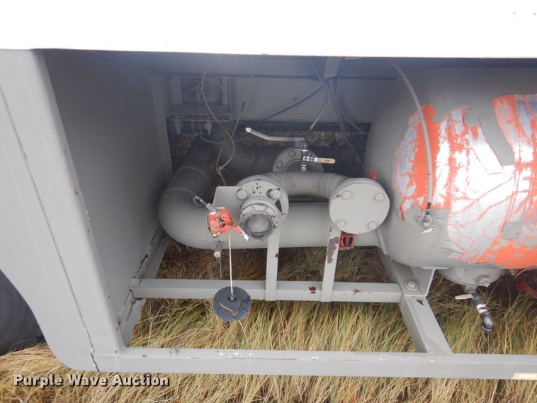 image for item DM5292 1975 International Cargo Star  fuel truck