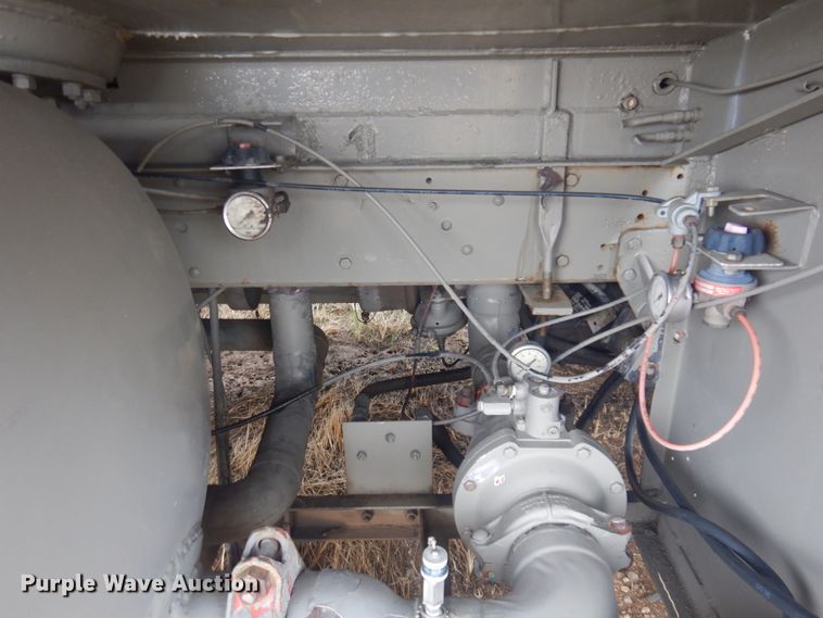 image for item DM5292 1975 International Cargo Star  fuel truck