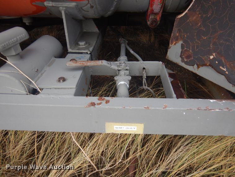 image for item DM5292 1975 International Cargo Star  fuel truck