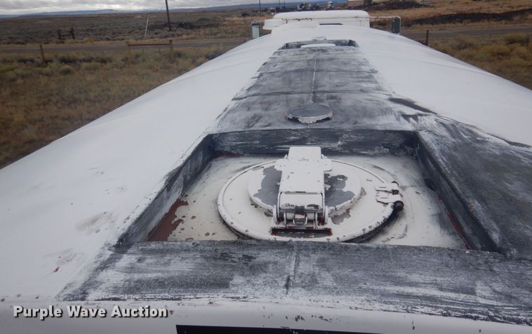 image for item DM5292 1975 International Cargo Star  fuel truck