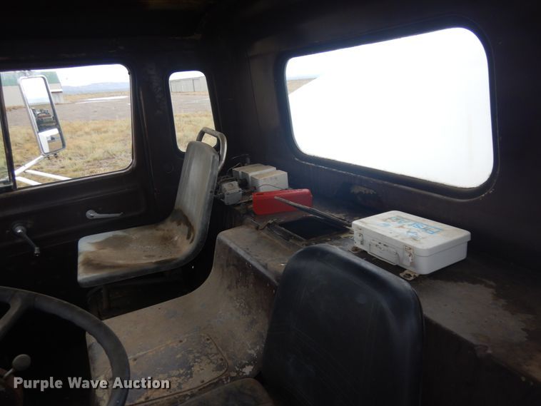 image for item DM5292 1975 International Cargo Star  fuel truck