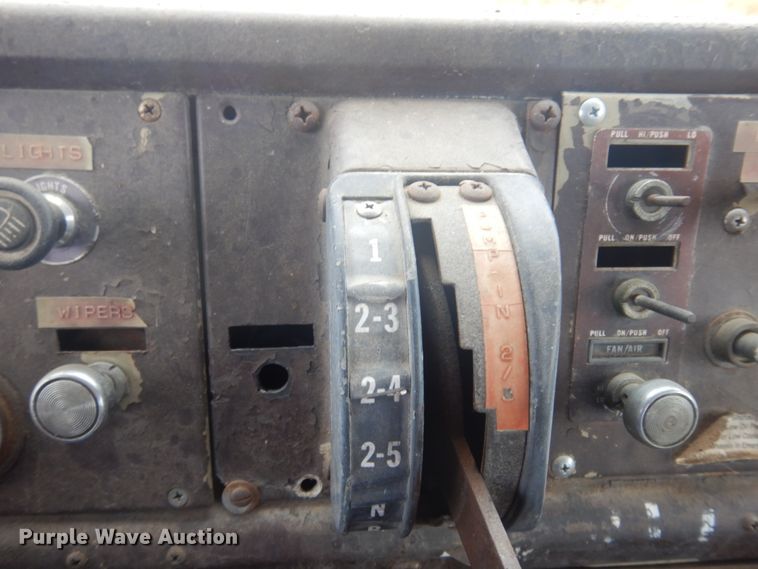 image for item DM5292 1975 International Cargo Star  fuel truck