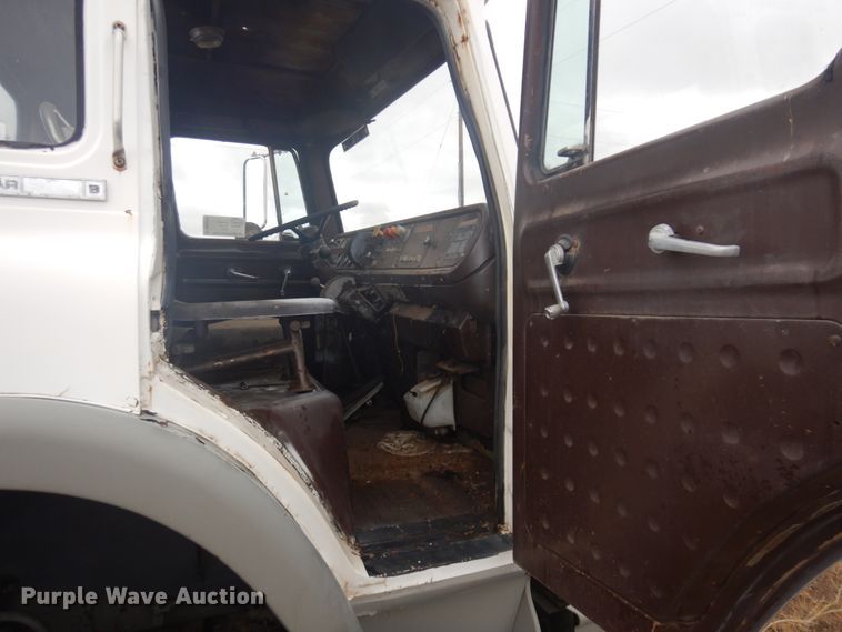 image for item DM5292 1975 International Cargo Star  fuel truck