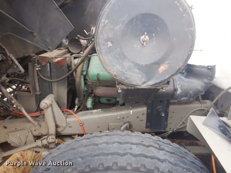 image for item DM5292 1975 International Cargo Star  fuel truck