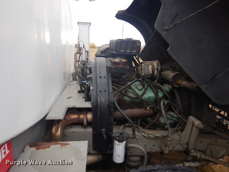 image for item DM5292 1975 International Cargo Star  fuel truck