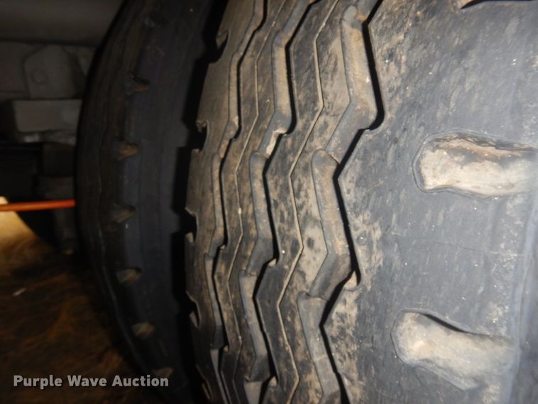 image for item DM5292 1975 International Cargo Star  fuel truck