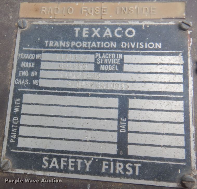 image for item DM5292 1975 International Cargo Star  fuel truck