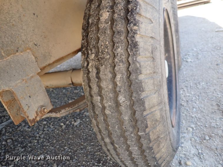 image for item DN1939 1995 Wells Cargo  jobsite trailer