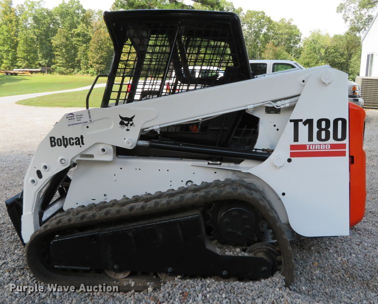 image for item DN5984 2005 Bobcat T180  tracked skid steer loader