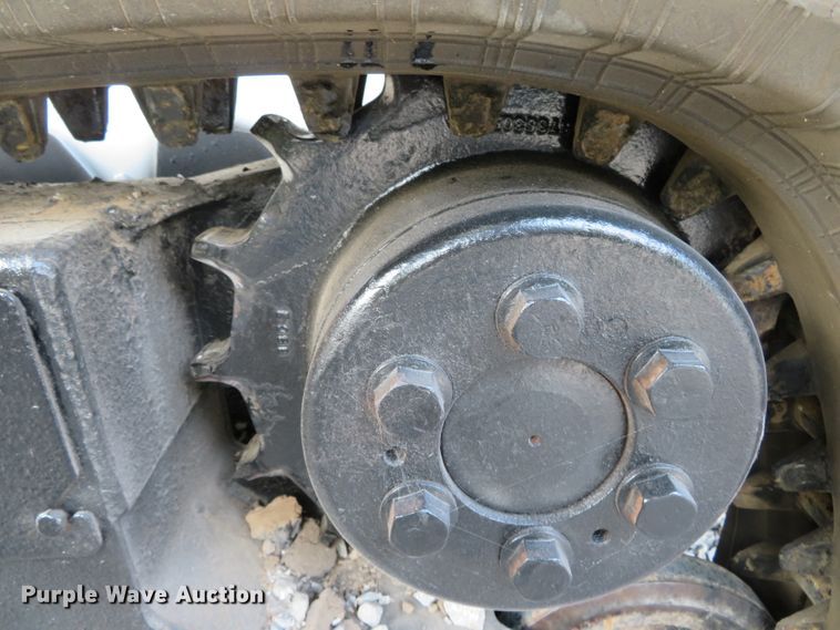 image for item DN5984 2005 Bobcat T180  tracked skid steer loader