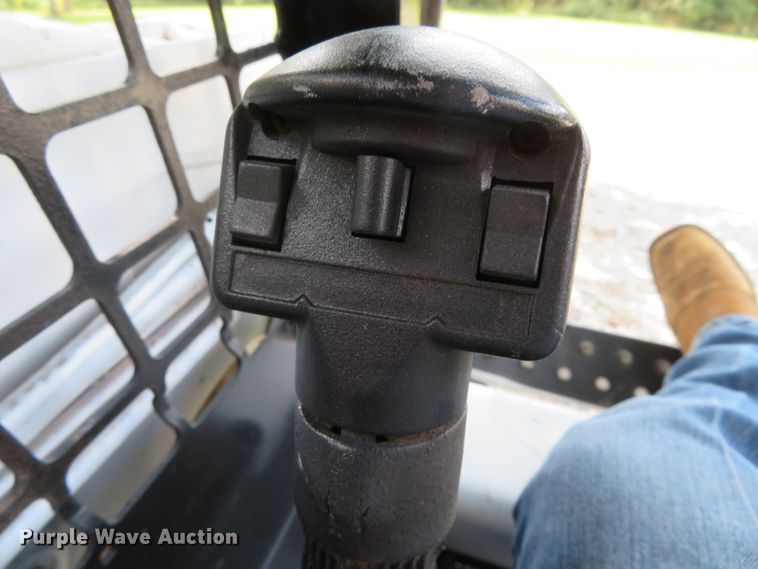 image for item DN5984 2005 Bobcat T180  tracked skid steer loader