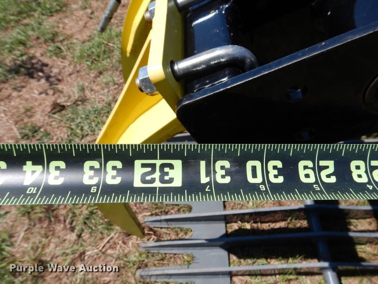 image for item ED9857 2016 MDS CBM3-96  8' W rock grapple bucket