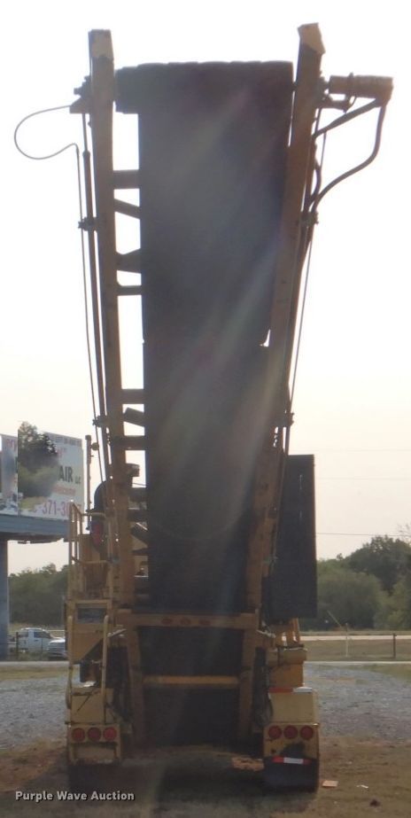 image for item HT9424 2004 Vermeer HG6000  horizontal grinder