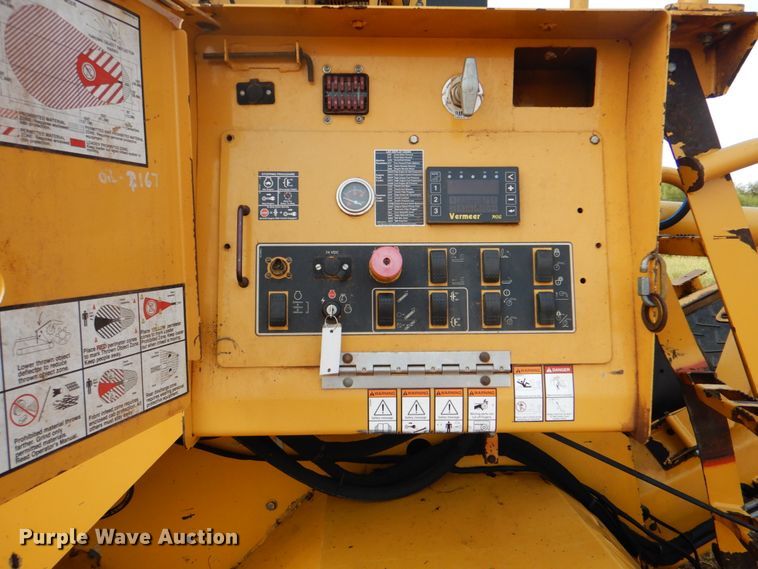 image for item HT9424 2004 Vermeer HG6000  horizontal grinder