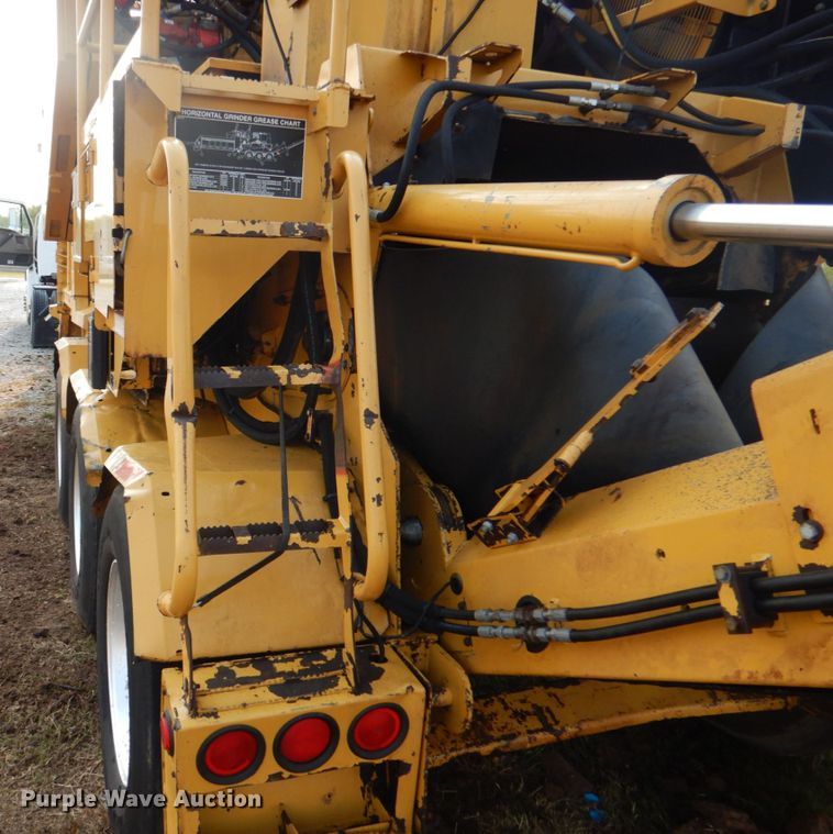 image for item HT9424 2004 Vermeer HG6000  horizontal grinder