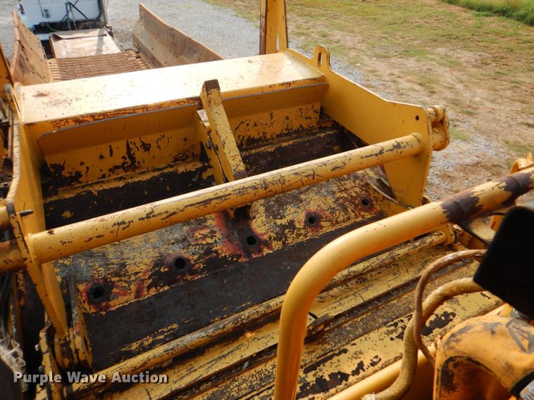 image for item HT9424 2004 Vermeer HG6000  horizontal grinder