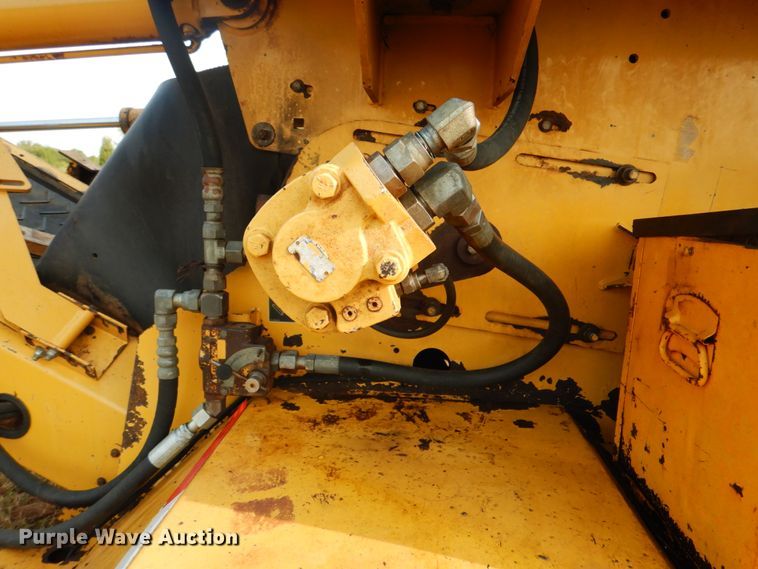 image for item HT9424 2004 Vermeer HG6000  horizontal grinder