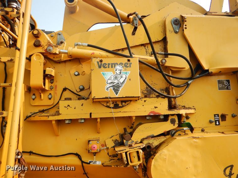 image for item HT9424 2004 Vermeer HG6000  horizontal grinder