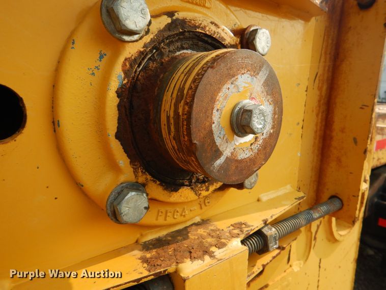 image for item HT9424 2004 Vermeer HG6000  horizontal grinder