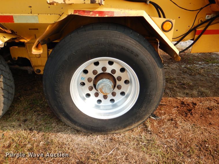 image for item HT9424 2004 Vermeer HG6000  horizontal grinder