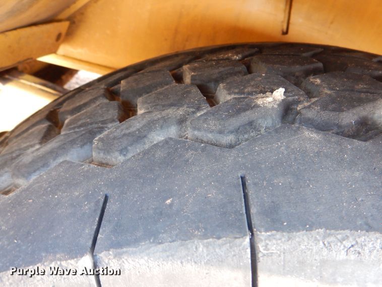 image for item HT9424 2004 Vermeer HG6000  horizontal grinder