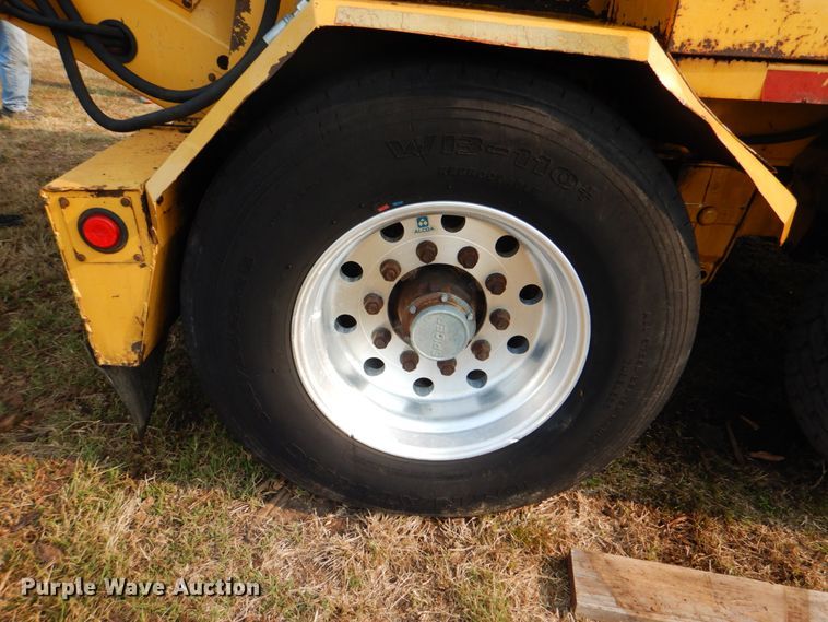 image for item HT9424 2004 Vermeer HG6000  horizontal grinder