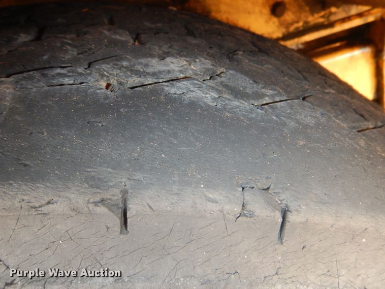 image for item HT9424 2004 Vermeer HG6000  horizontal grinder