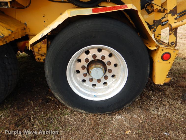 image for item HT9424 2004 Vermeer HG6000  horizontal grinder