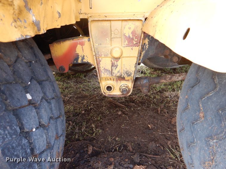 image for item HT9424 2004 Vermeer HG6000  horizontal grinder