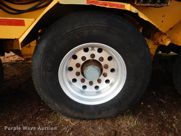 image for item HT9424 2004 Vermeer HG6000  horizontal grinder