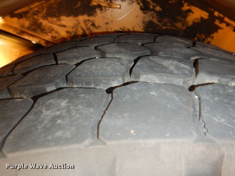 image for item HT9424 2004 Vermeer HG6000  horizontal grinder