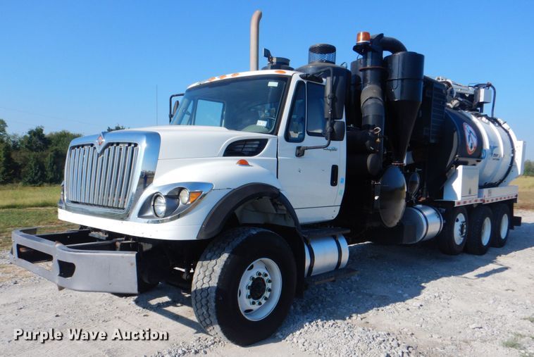 image for item HT9433 2011 International WorkStar 7600  vacuum truck