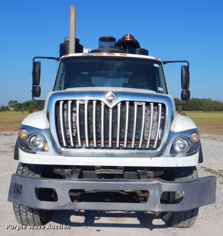 image for item HT9433 2011 International WorkStar 7600  vacuum truck