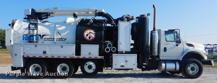 image for item HT9433 2011 International WorkStar 7600  vacuum truck