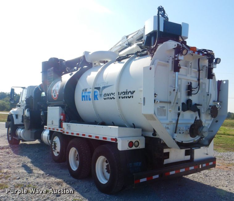 image for item HT9433 2011 International WorkStar 7600  vacuum truck