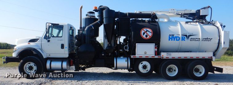 image for item HT9433 2011 International WorkStar 7600  vacuum truck