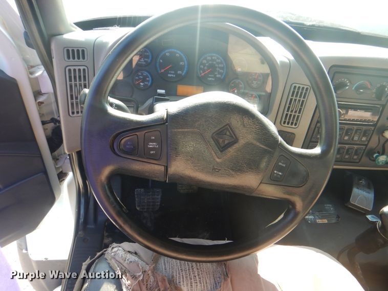 image for item HT9433 2011 International WorkStar 7600  vacuum truck