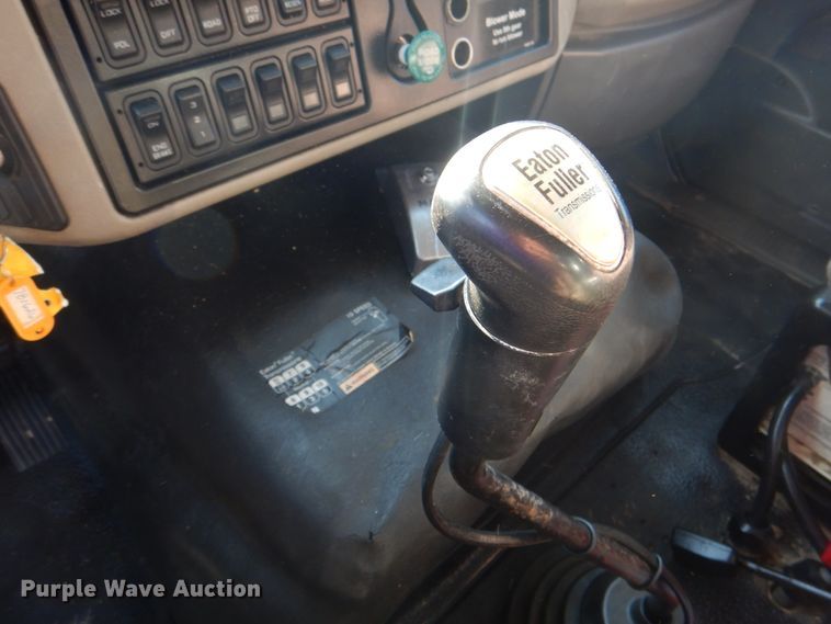 image for item HT9433 2011 International WorkStar 7600  vacuum truck